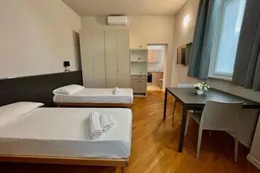 Bed and Breakfast Villa Mirabilia   Vicino A Malpensa E Rho Fiera