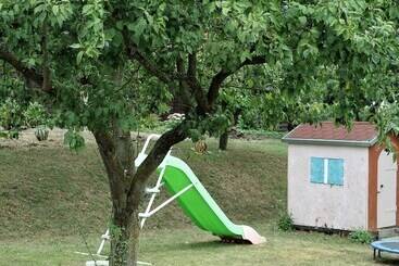 Apartaments turístics Beautiful Apartment In Proseken With Garden