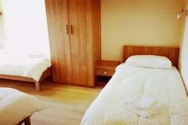 تختخواب و صبحانه Pansion Eden