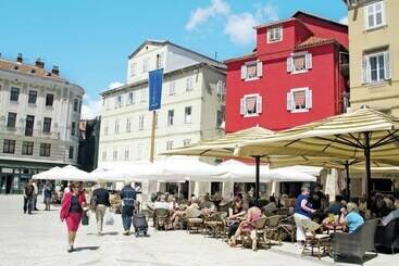 Apartamenty turystyczne Villa With Private Pool In Trilj Dalmatia