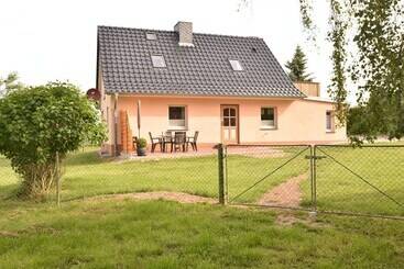 بيت ريفى Tranquil Apartment With Terrace In Blowatz Near Sea