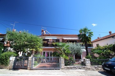 관광객 아파트 Adila Six