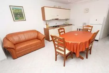 آپارتمان‌های توریست‌ها Apartments Filip