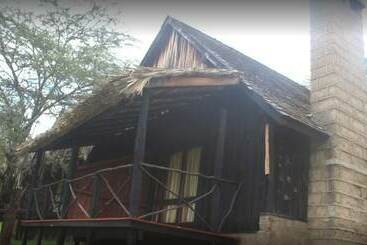 هتل Maralal Safari Lodge