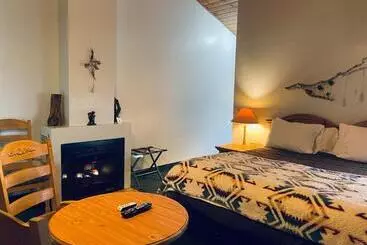 Bed and Breakfast Whispering Pines Lodge