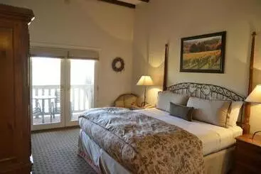 Hotelli Vineyard Country Inn