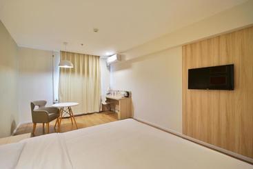 Orange Hotel Select (beijing Asian Games Village Bird's Nest)