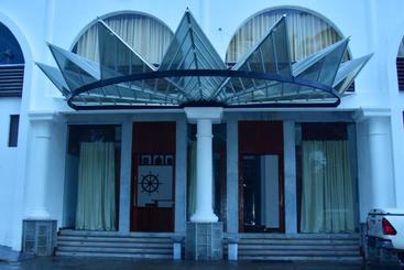 فندق Captain S Marina