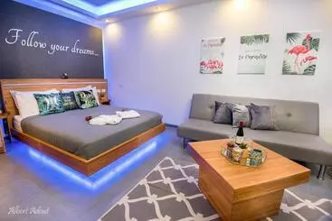 Aamiaismajoitus (B&B) Yosefdream Luxury Suites