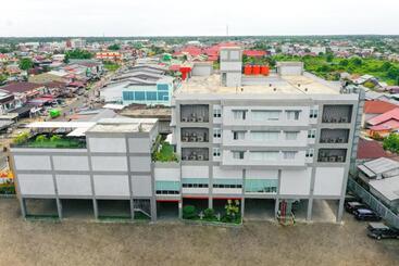 Szálloda Grand Zuri Ketapang