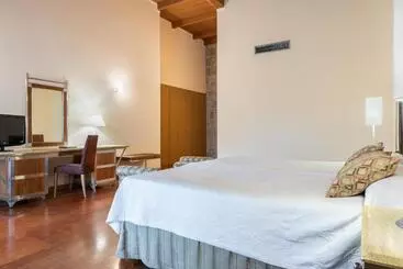 Отель Eurostars Monumento Monasterio De San Clodio