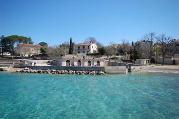 آپارتمان‌های توریست‌ها Apartments Nikky