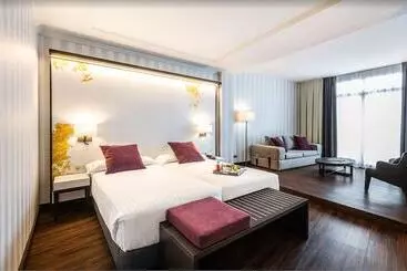 هتل Intelier Palacio San Martin