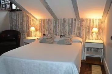 هتل Posada Real La Montañesa