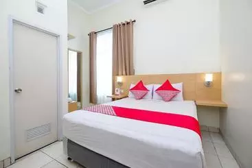 Hotel Oyo 2428 Trision Hostel