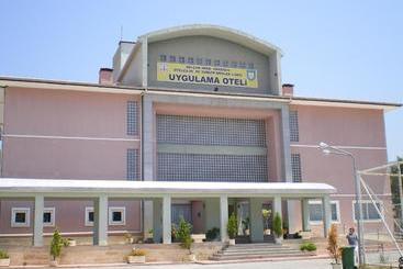 Selcuk Uygulama Oteli̇