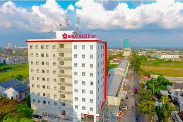 Hotel Brothers Inn Merah Solo Baru
