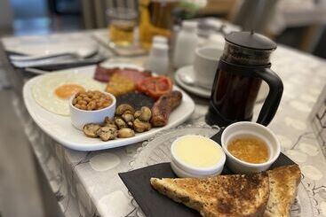 فندق Cherwood Guest House