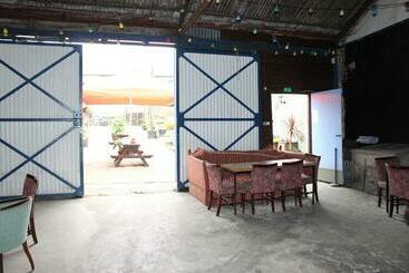 בית מלון כפרי Suddaby S Crown B&b