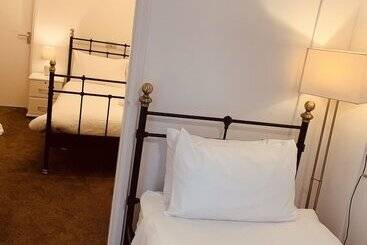 בית מלון כפרי Preston