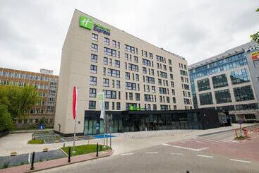 هتل Holiday Inn Express Warsaw   Mokotow, An Ihg