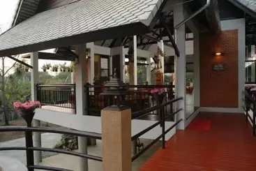 ホテル Phaya Inn