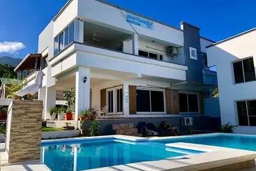 پانسیون Hostal Vista Del Mar