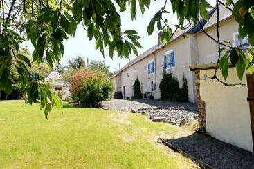 ペンション La Parisiere