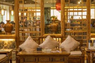 Hotel Tibet Shellong Manor