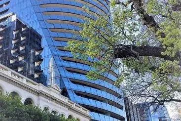 آپارتمان‌های توریست‌ها Readyset Opera Melbourne