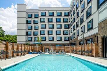هتل Hampton Inn & Suites Raleigh Midtown