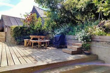 بيت ريفى Midden Manor Country Stay On A Working Dairy Farm