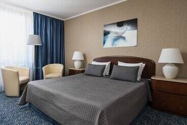 Booking Hotel Crown Piast & Spa