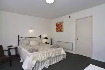 Fenton Court Motel