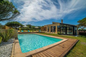 هتل Sense Of Ofir