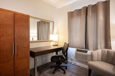 הוסטל Anchor Pointe Inn