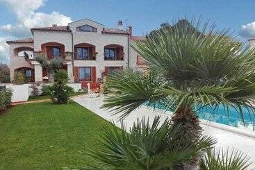 بنسيون Villa Anamarija