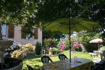 Bed and Breakfast Au Jardin Fleuri
