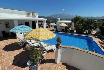 פנסיון Casa Bambu Apartresort