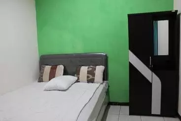 Hotel Oyo 3449 Putri Garuda