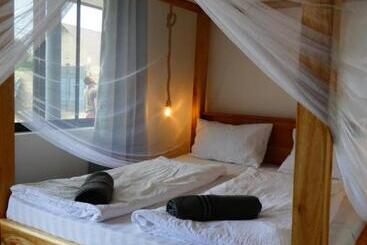 هاستل Hakuna Woga Inn