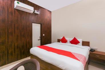 Hotell Oyo 39768 Modinagar International