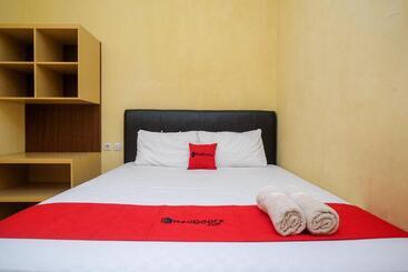 Hotel Reddoorz Near Taman Pantai Alam Indah Tegal