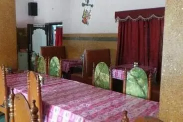 Paradise Hotel For Couples
