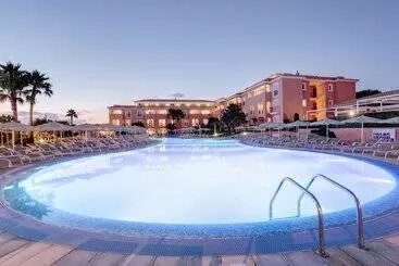 Aparthotel Grupotel Macarella Suites & Spa