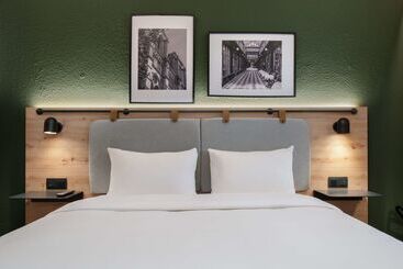 ホテル Campanile Cergy Saint Christophe