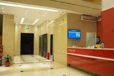 Hotel 7 Days Inn Fuyong Airport Phoenix Mountain Branch