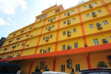 Hotel 7 Days Premium Kunming Huancheng South Road Branch