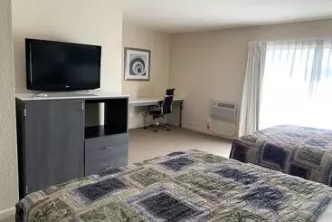 Apple Valley Hotel & Lodge