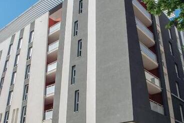 هتل آپارتمان Twenty Business Flats Nîmes Trigone